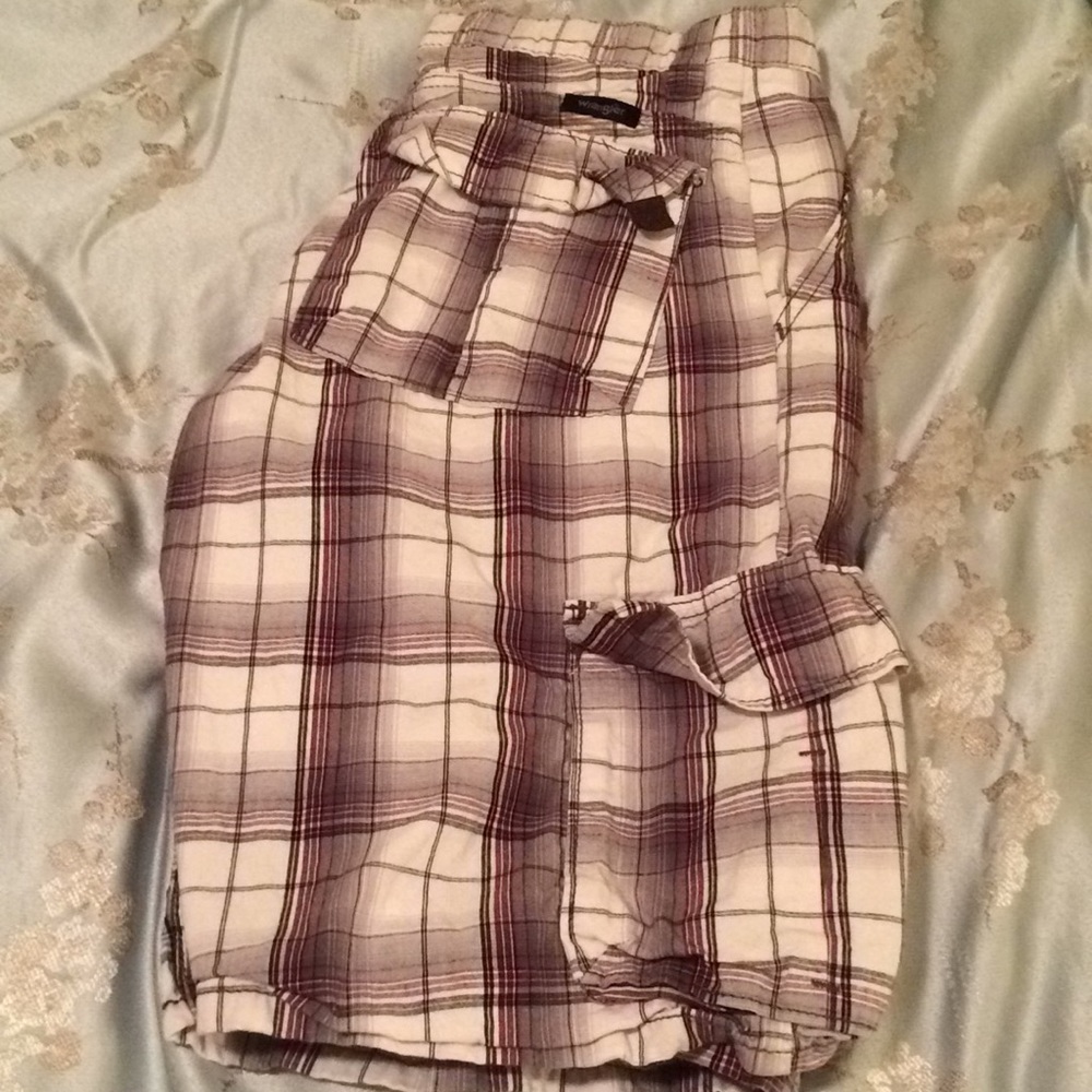 Cargo plaid shorts